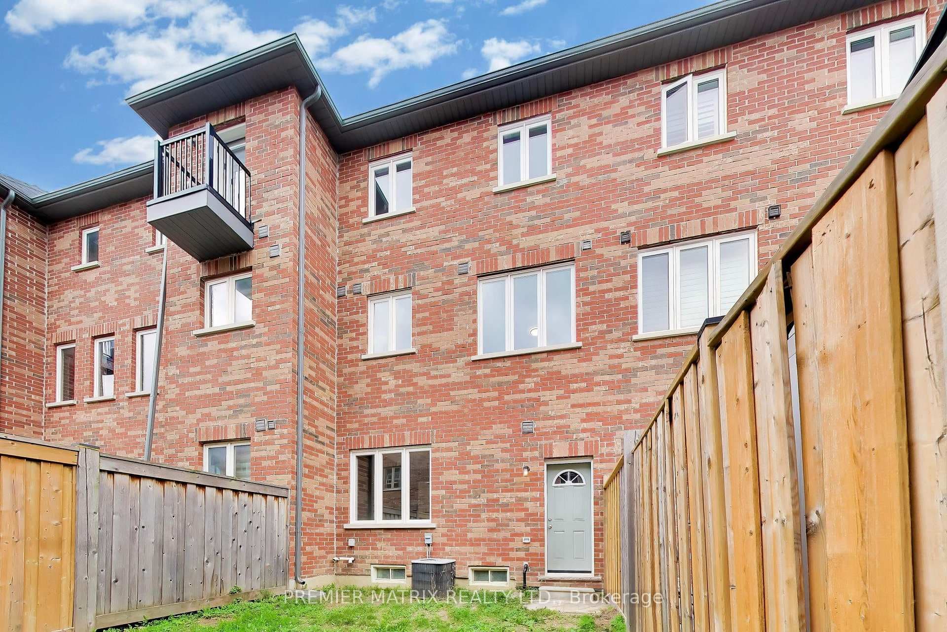 37 Shiff Crescent photo 32
