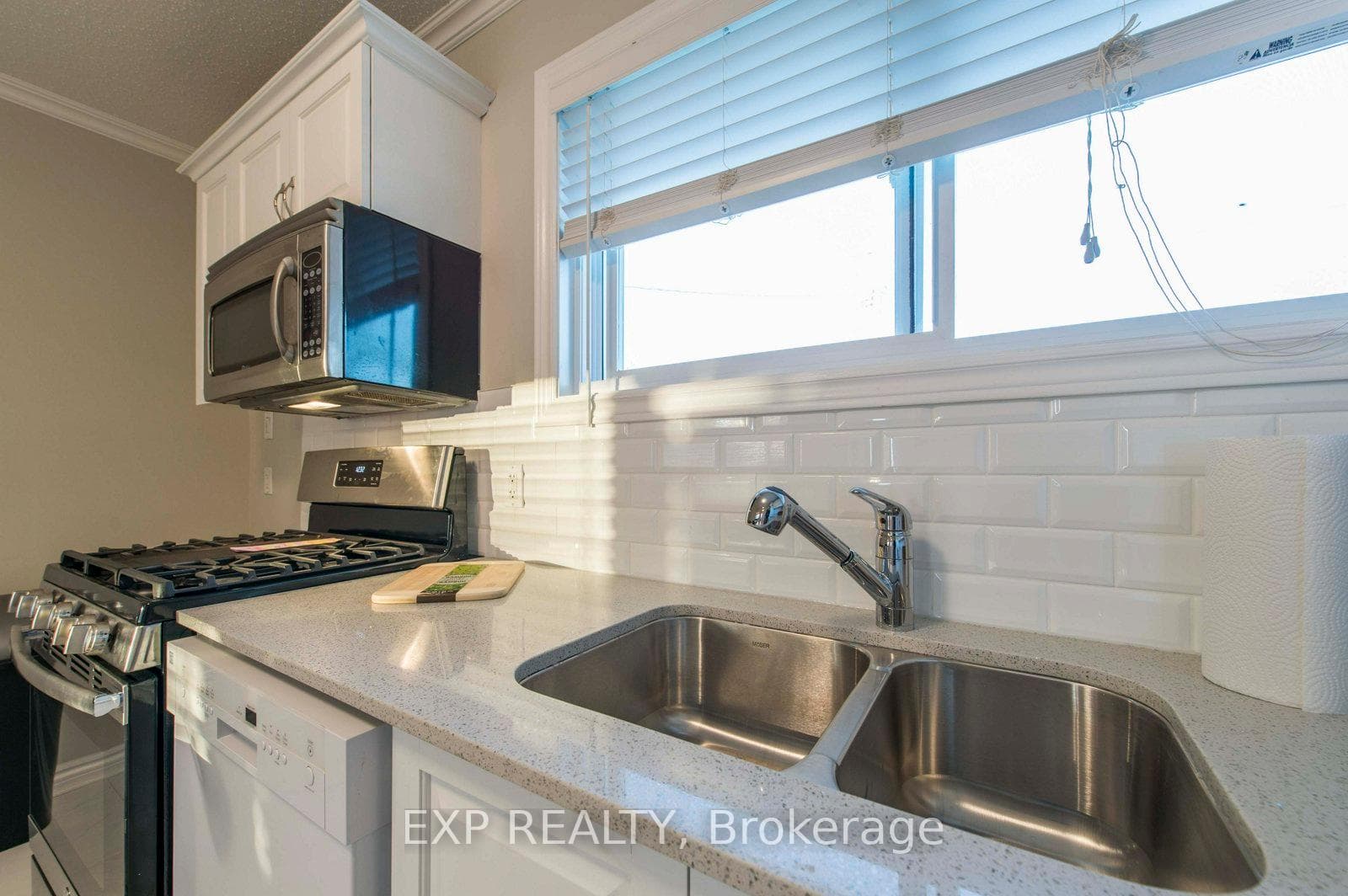 107 Hilliard Avenue Unit A photo 8