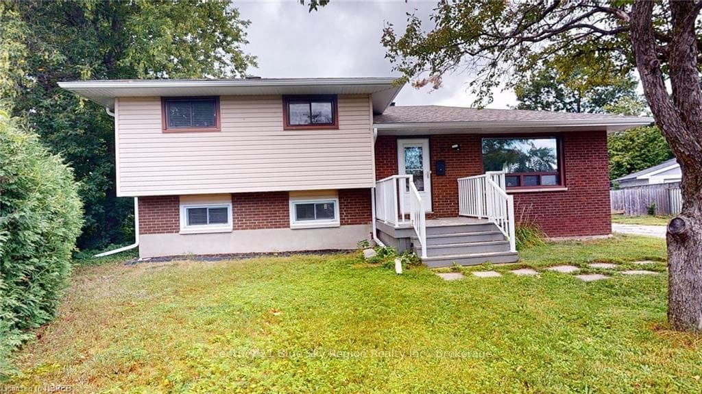 9 ABBOTT Court photo 2