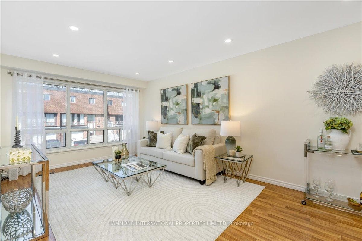 35 Stately Way photo 6