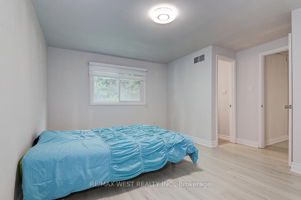 34 Park Lane Circle photo 20