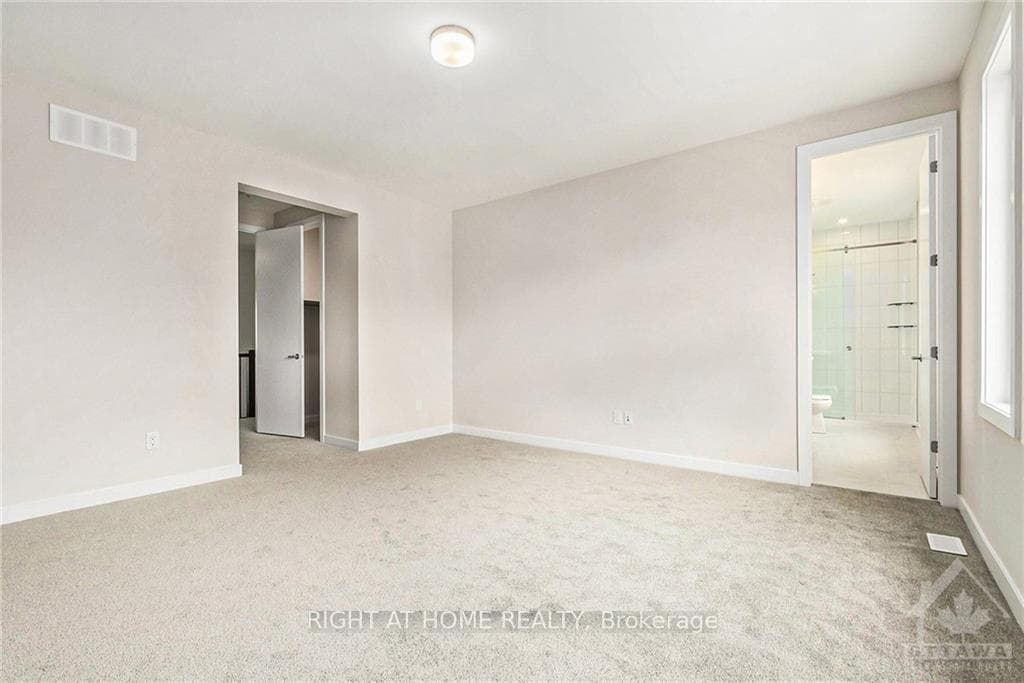 79 HACKAMORE Crescent photo 10