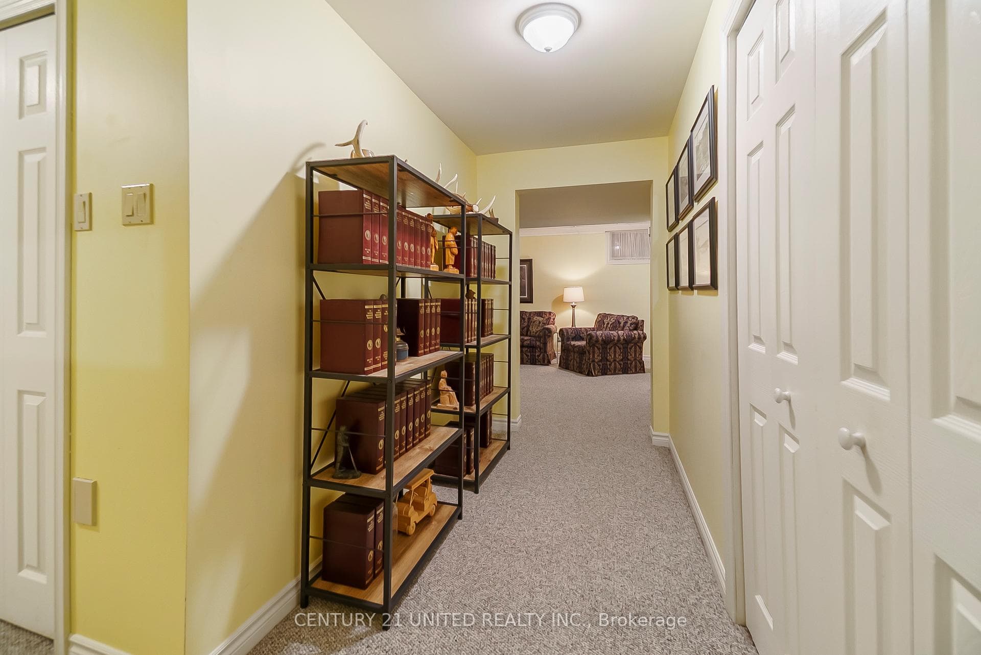 1656 Champlain Drive photo 37