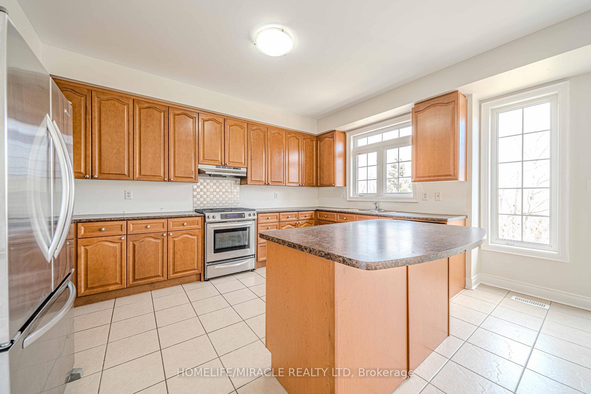 1811 Esterbrooke Drive photo 18