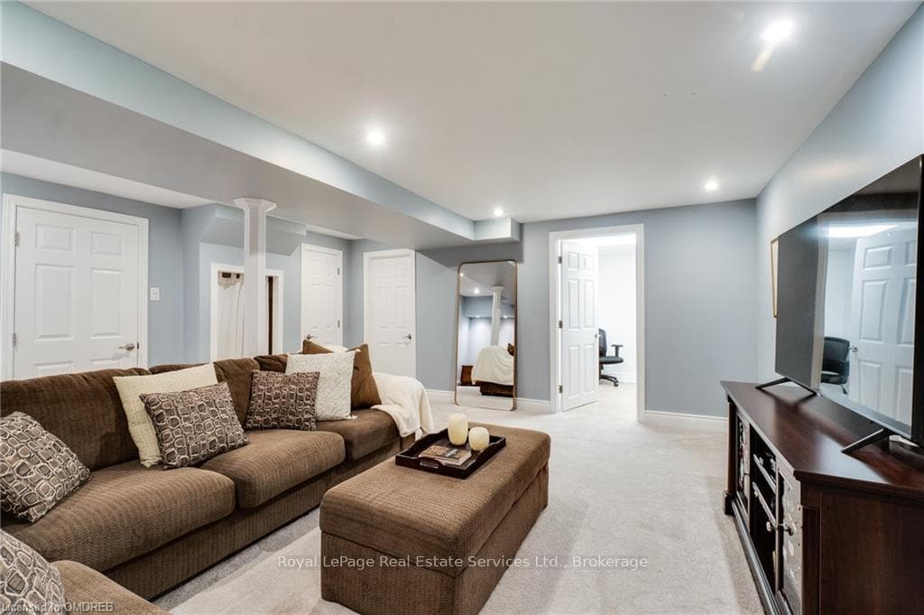 834 SYER Drive photo 37
