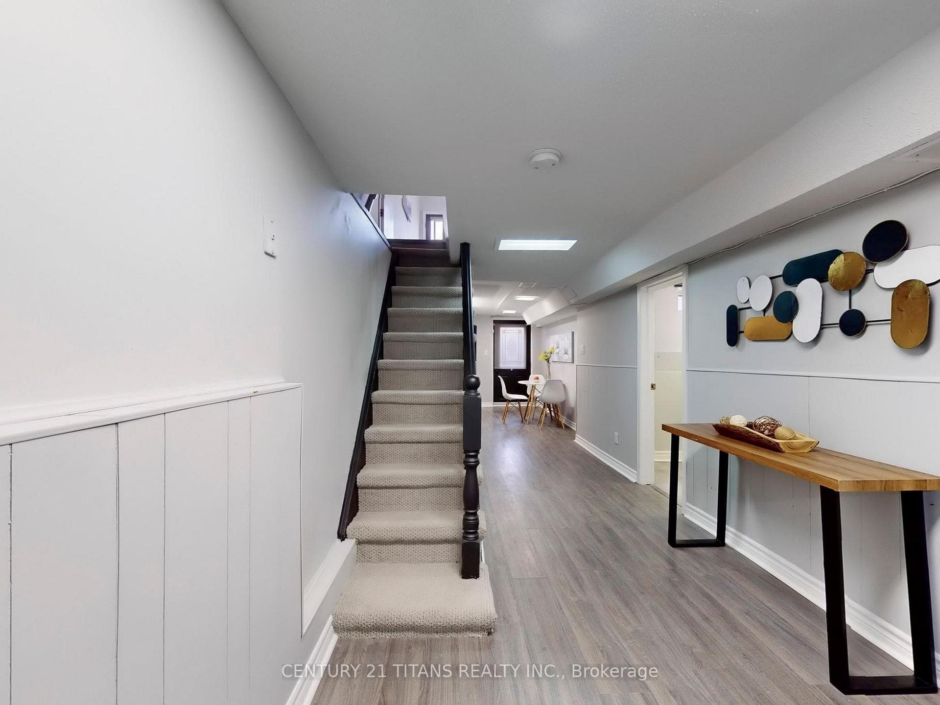 181 Montrose Avenue photo 36