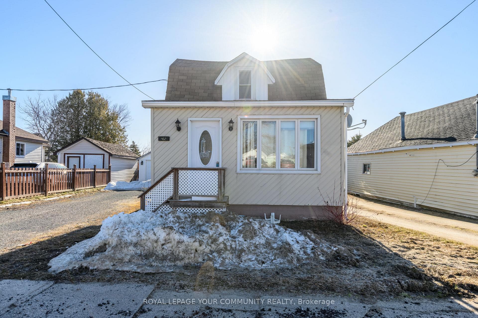 462 D'iberville Avenue photo 3