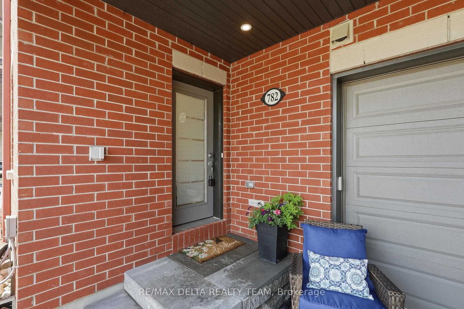 782 Cap Diamant Way photo 3