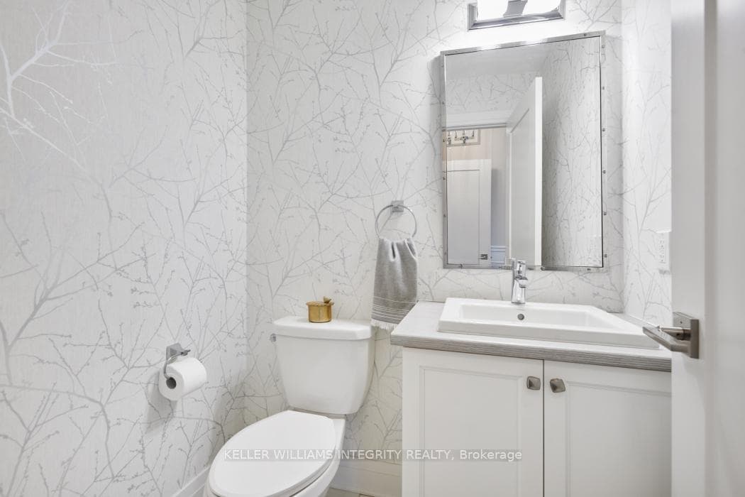 828 Carnelian Crescent photo 12