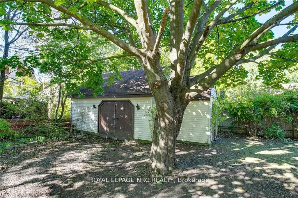 327 SOUTH MILL Street photo 32