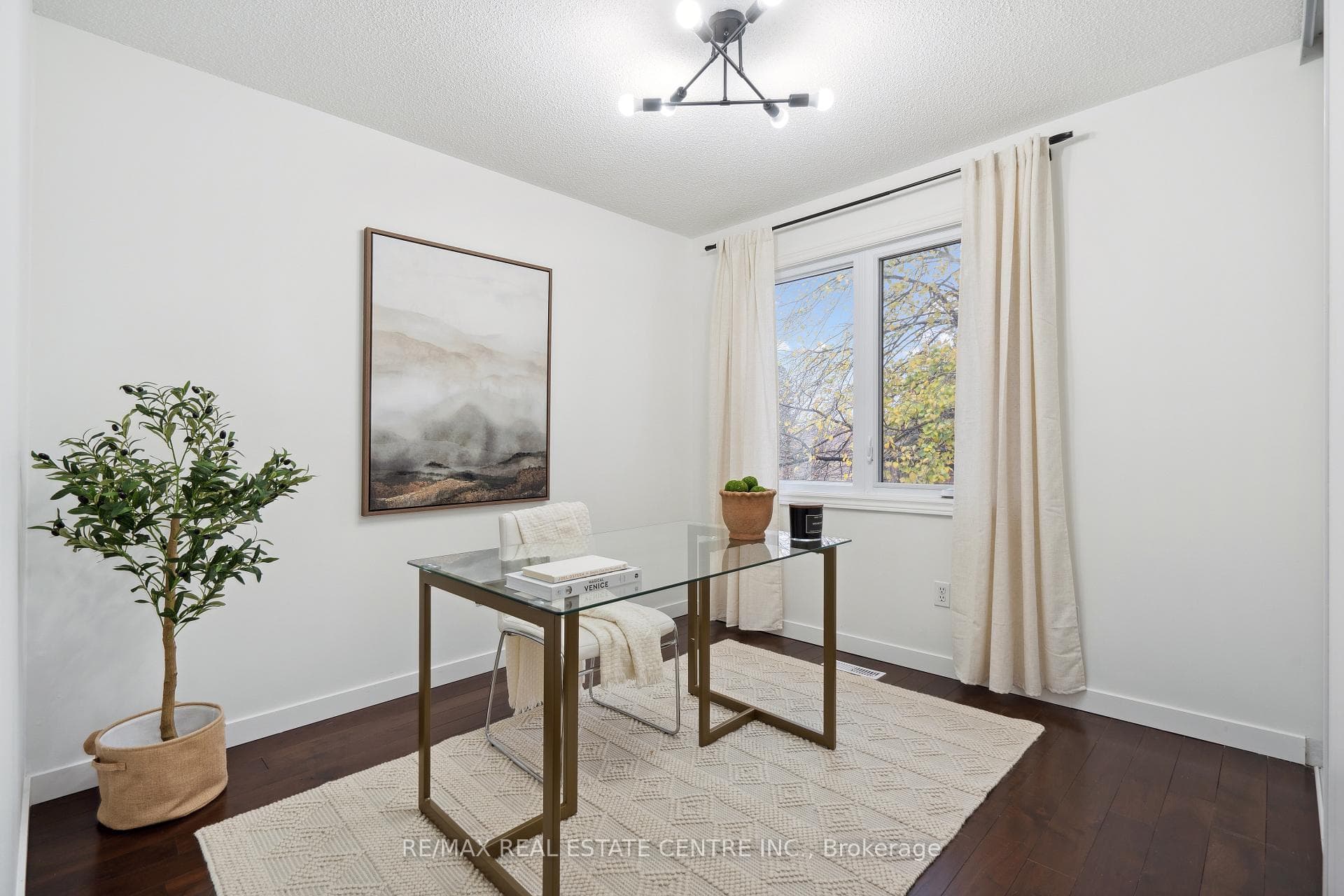 2 Blossom Avenue photo 18
