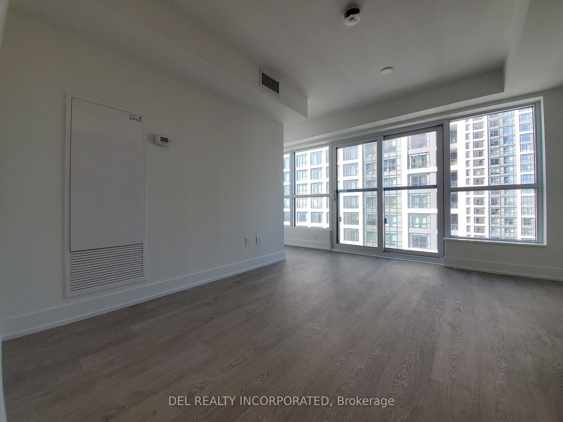 5 Mabelle Avenue Unit 1831 photo 2