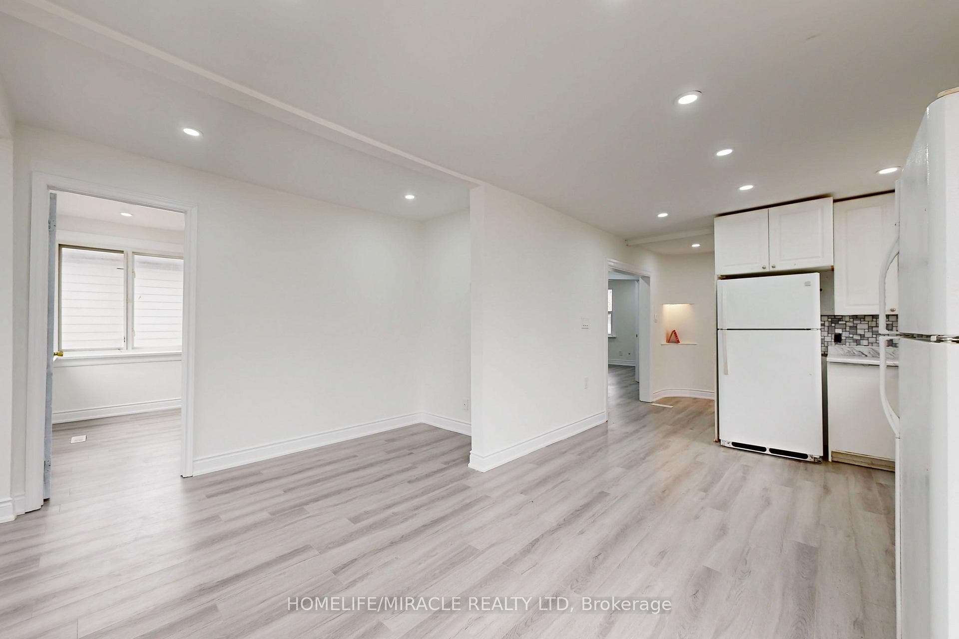 91 Wellington Street photo 9