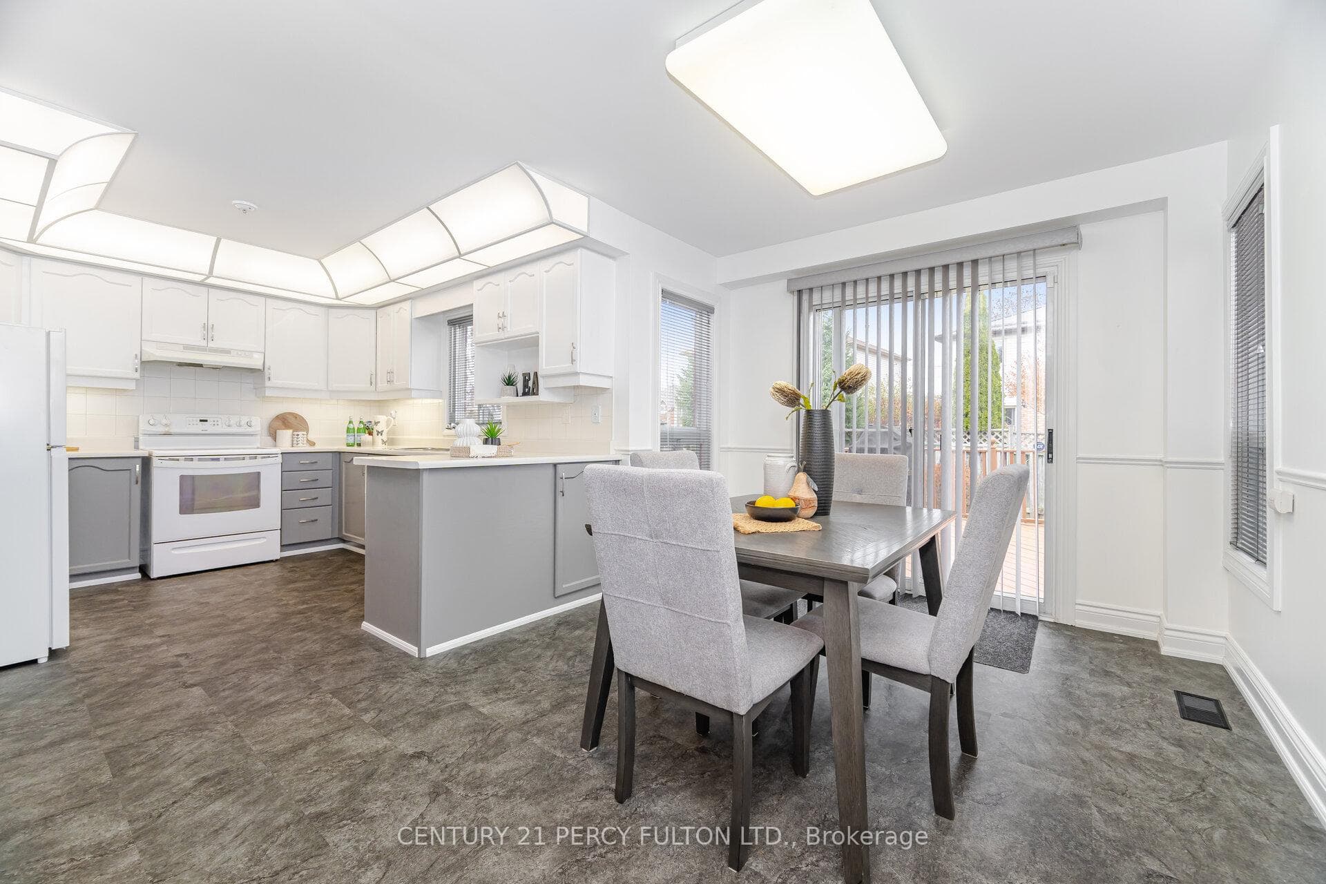 746 Beatty Crescent photo 15