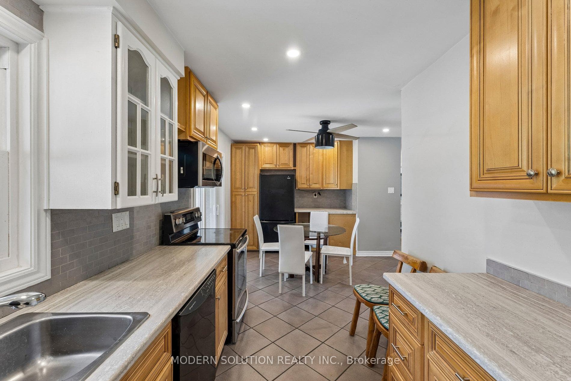 61 Godfrey Drive photo 14