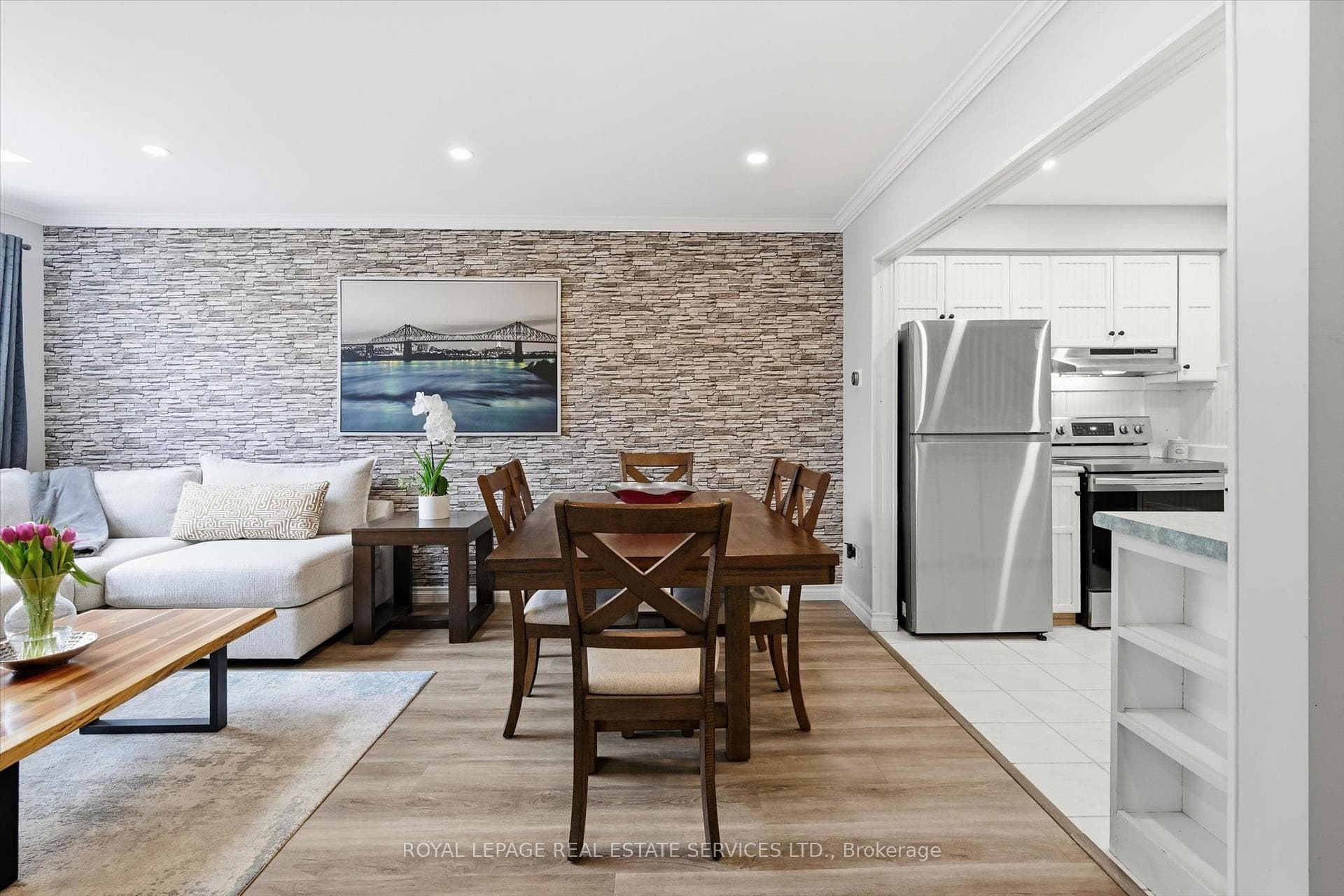 Spacious Living/Dining Area w/Laminate Flooring