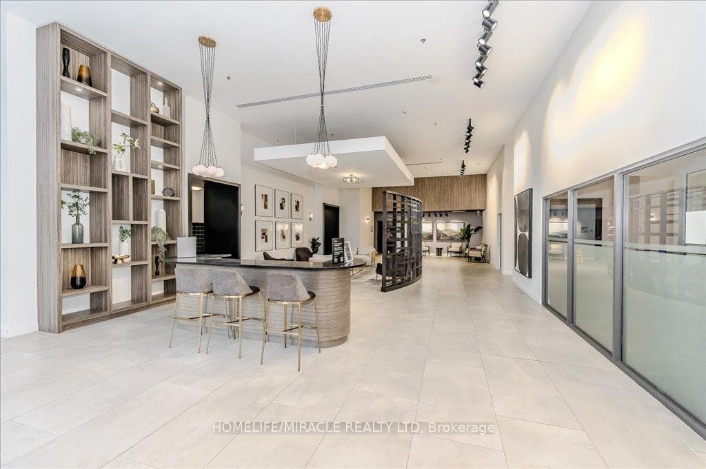 15 Glebe Street Unit 1406 photo 8