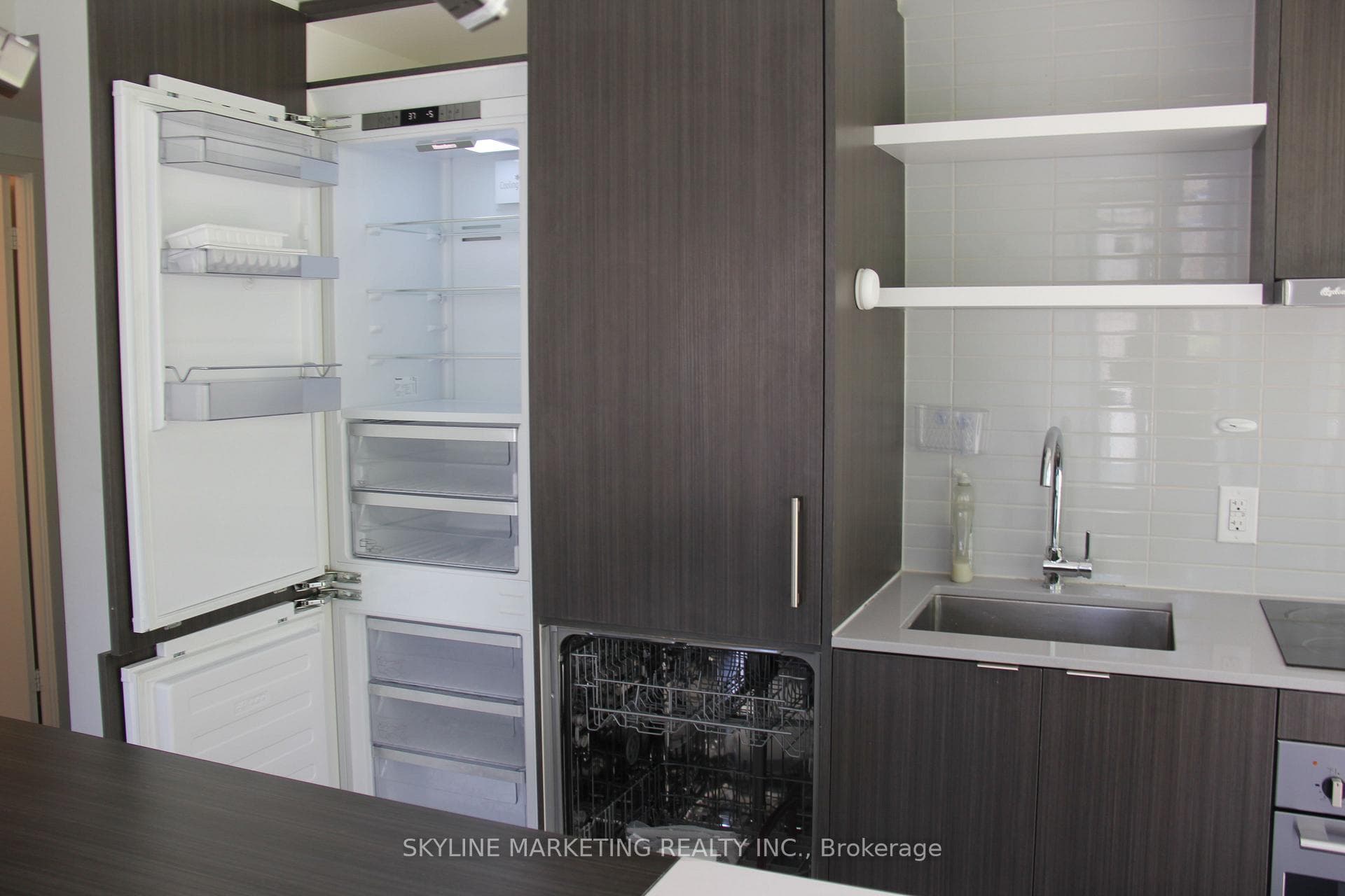 88 Harbour Street Unit 1102 photo 2