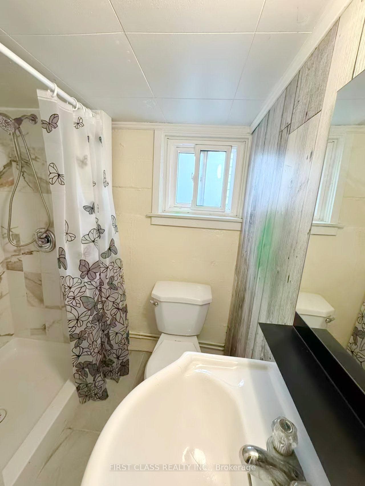 9 Grantham Avenue photo 45