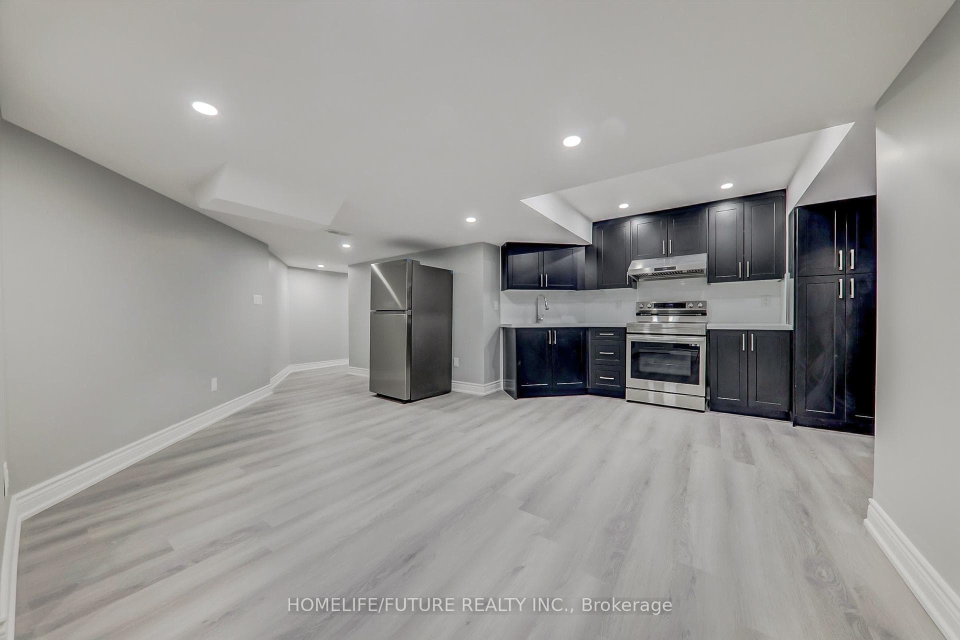 2394 Southcott Road Unit Bsmt photo 6