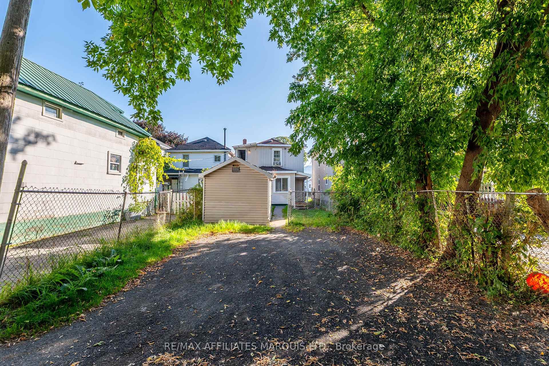 212 Guy Street photo 9