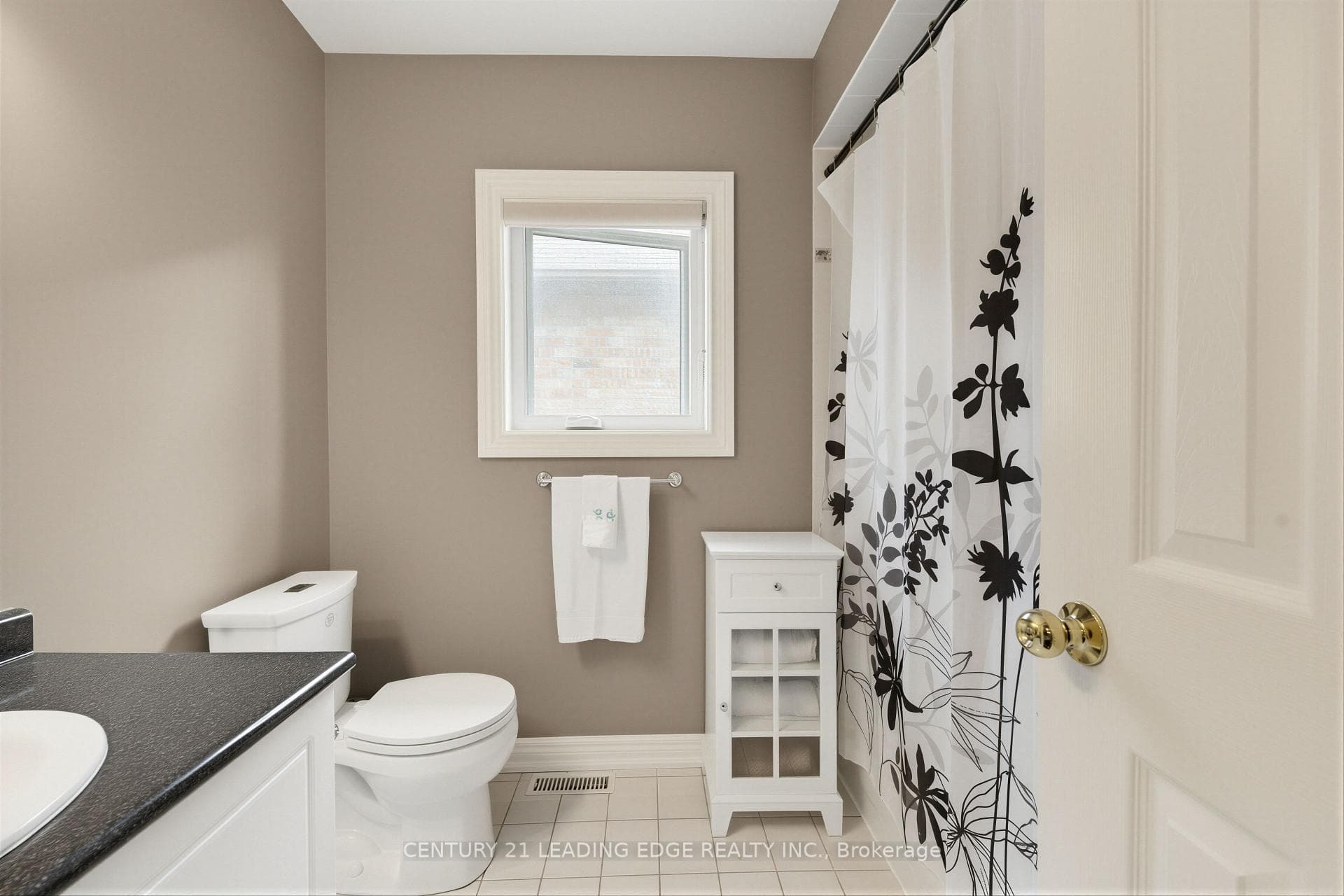 145 Quince Crescent photo 32