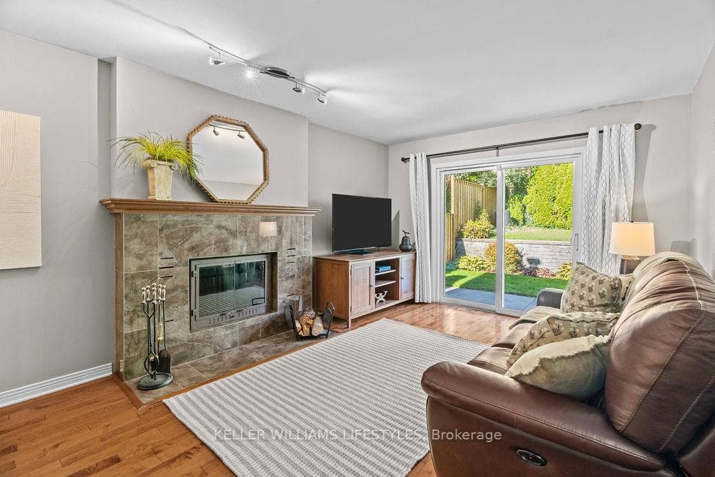 220 Suffolk Place photo 13