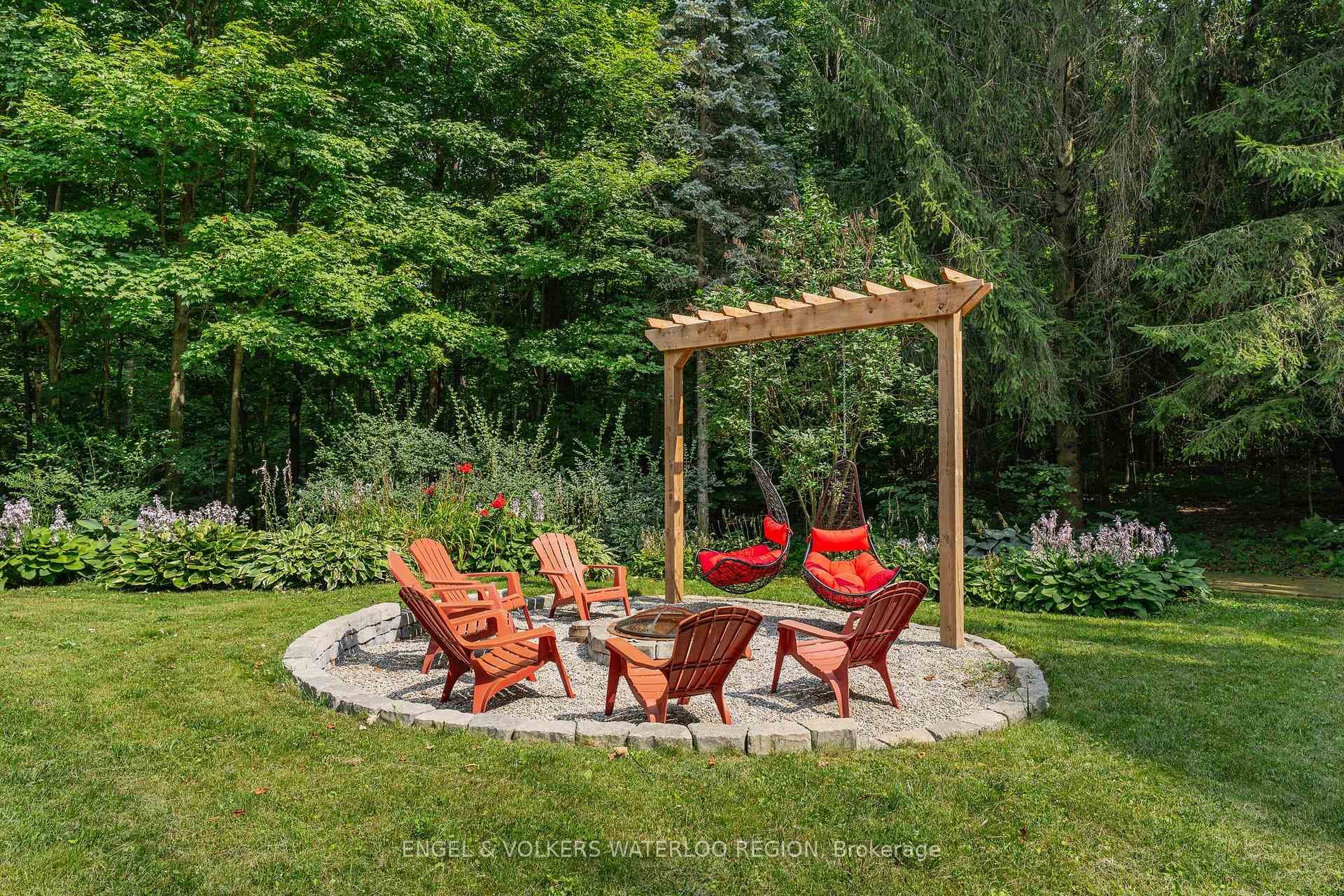 1283 Wilby Road photo 3