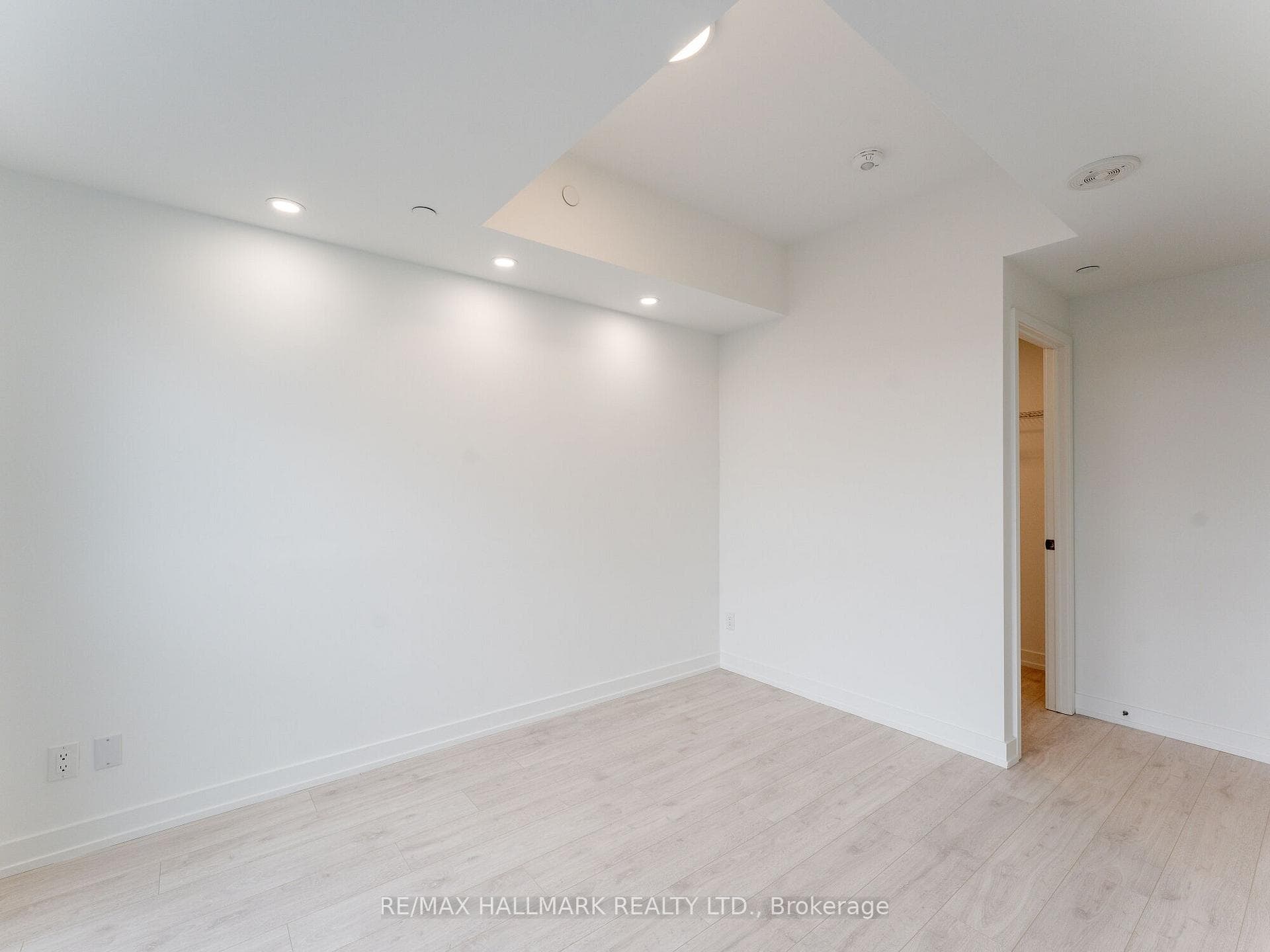 181 Sheppard Avenue Unit 523 photo 25
