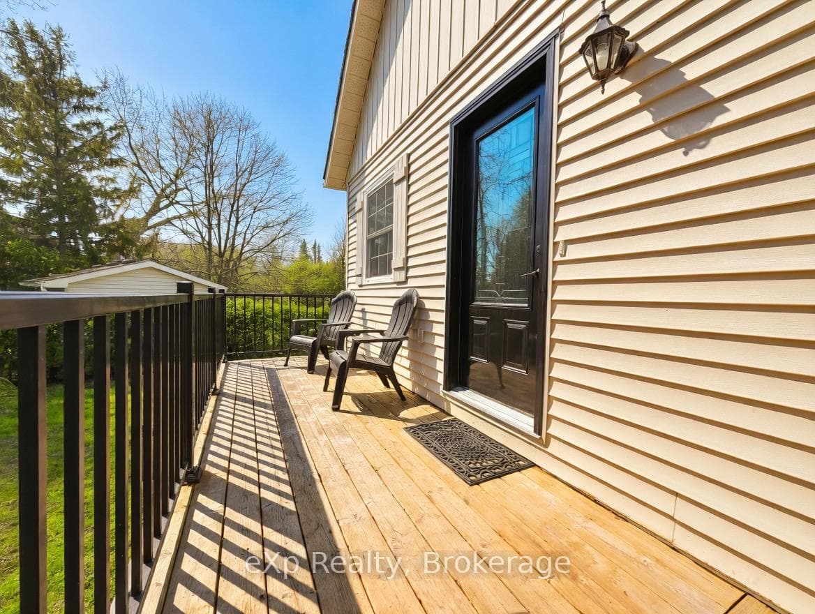 705 Victoria Road photo 22