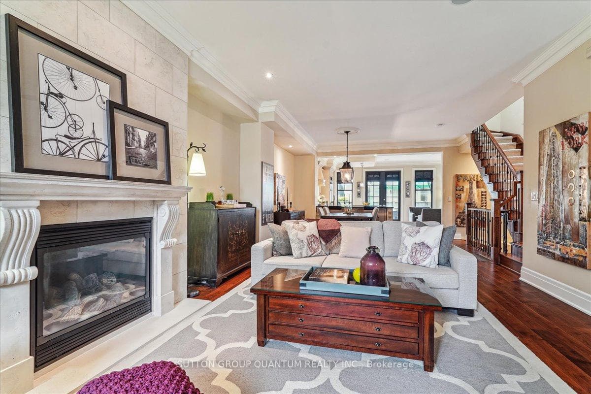 2378 Marine Drive photo 5