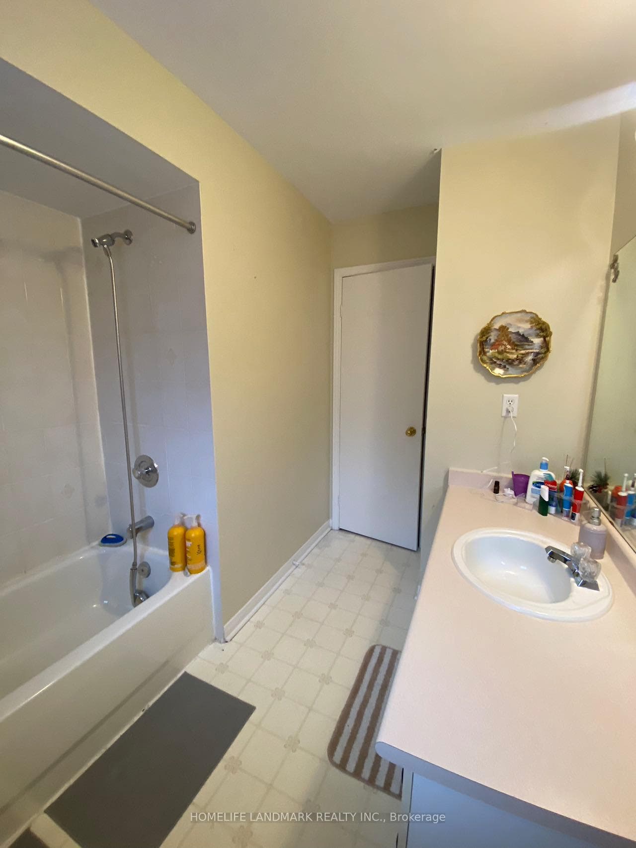 5433 Palmerston Crescent photo 11