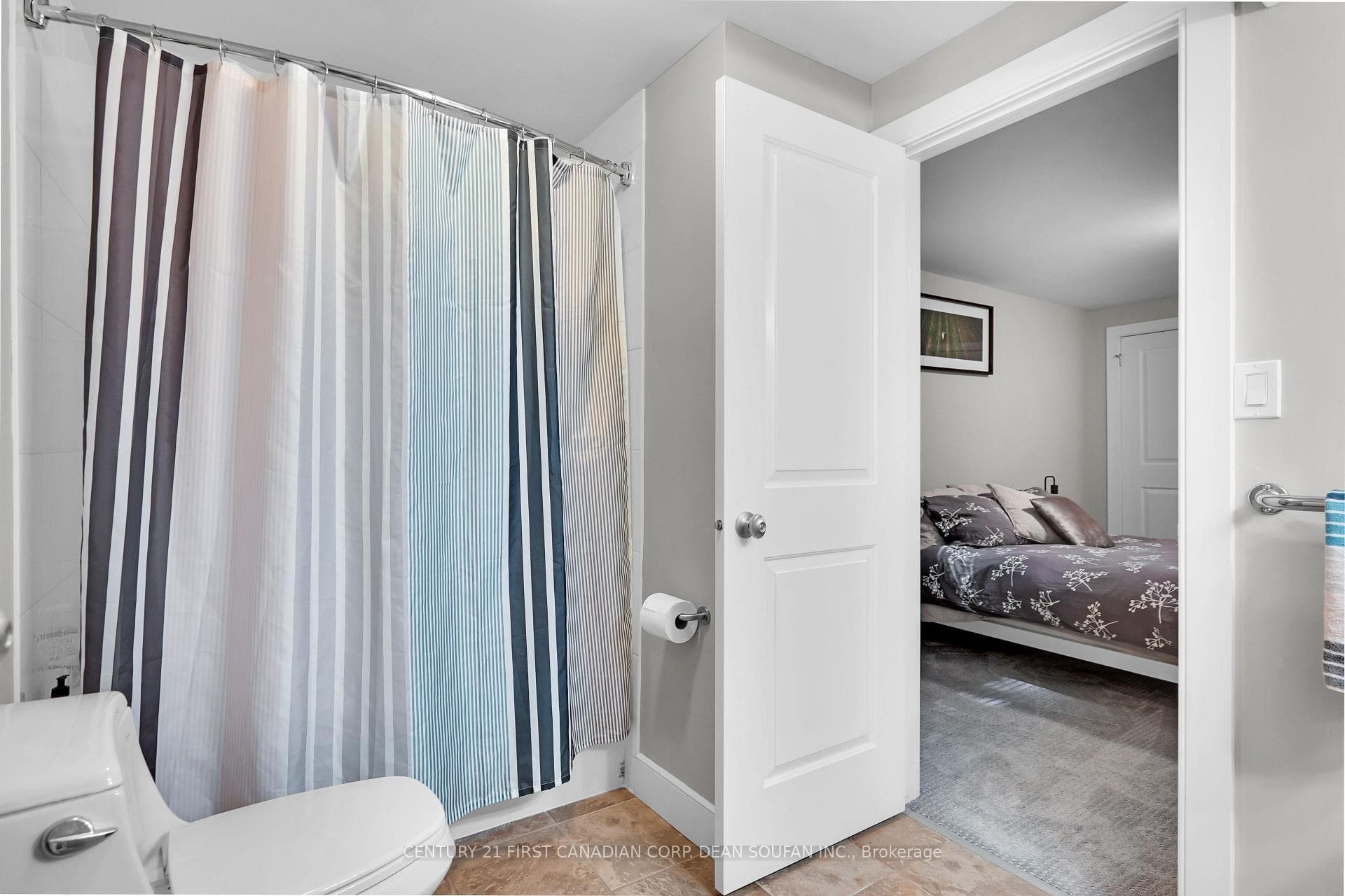 2 Franklin Avenue photo 32