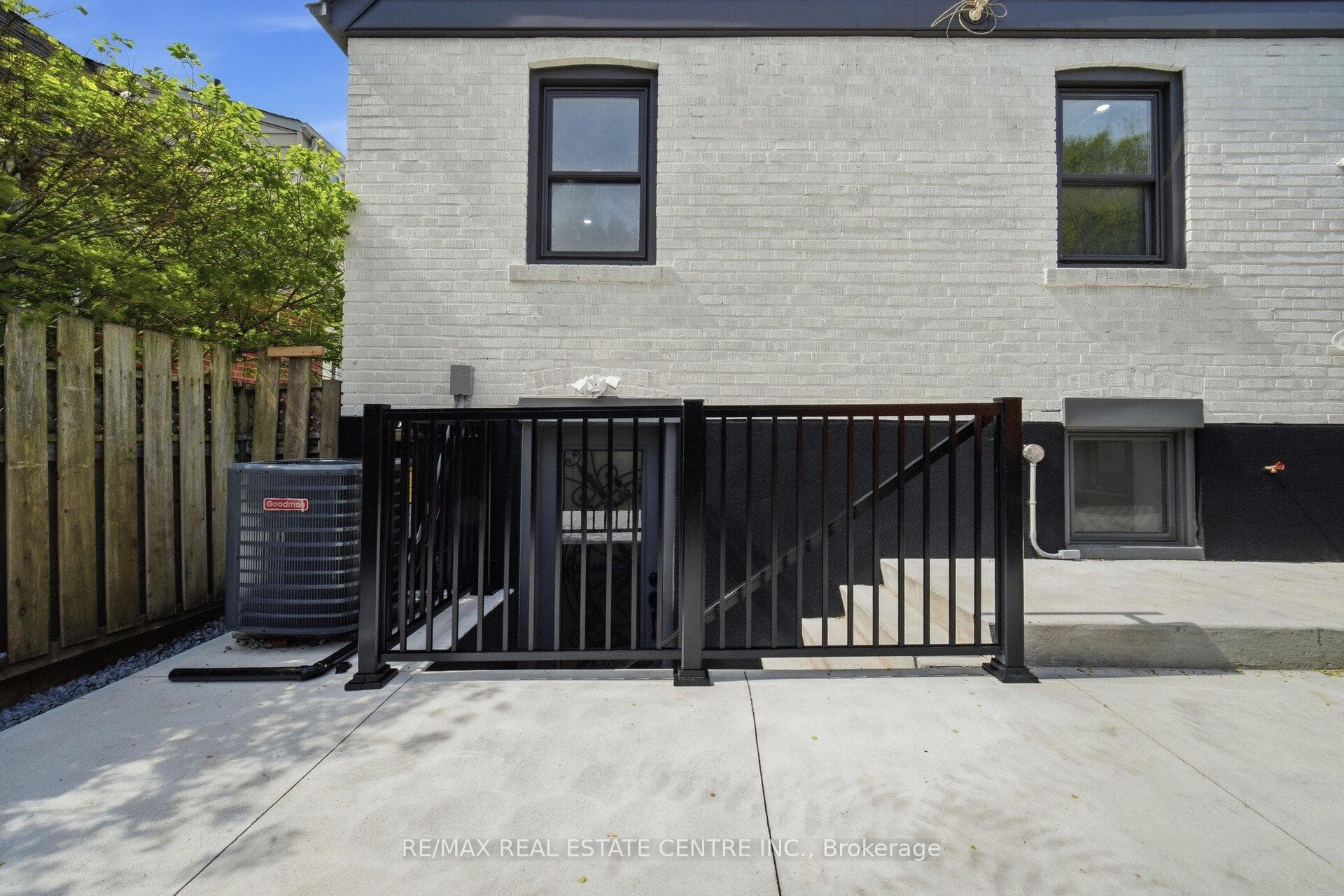 109 Glencrest Boulevard photo 28