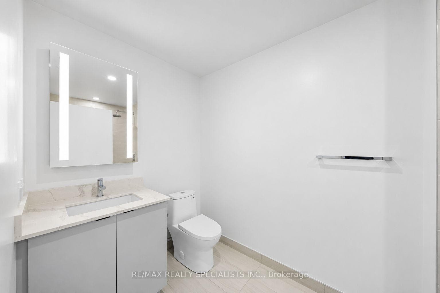 285 Dufferin Street Unit 817 photo 25
