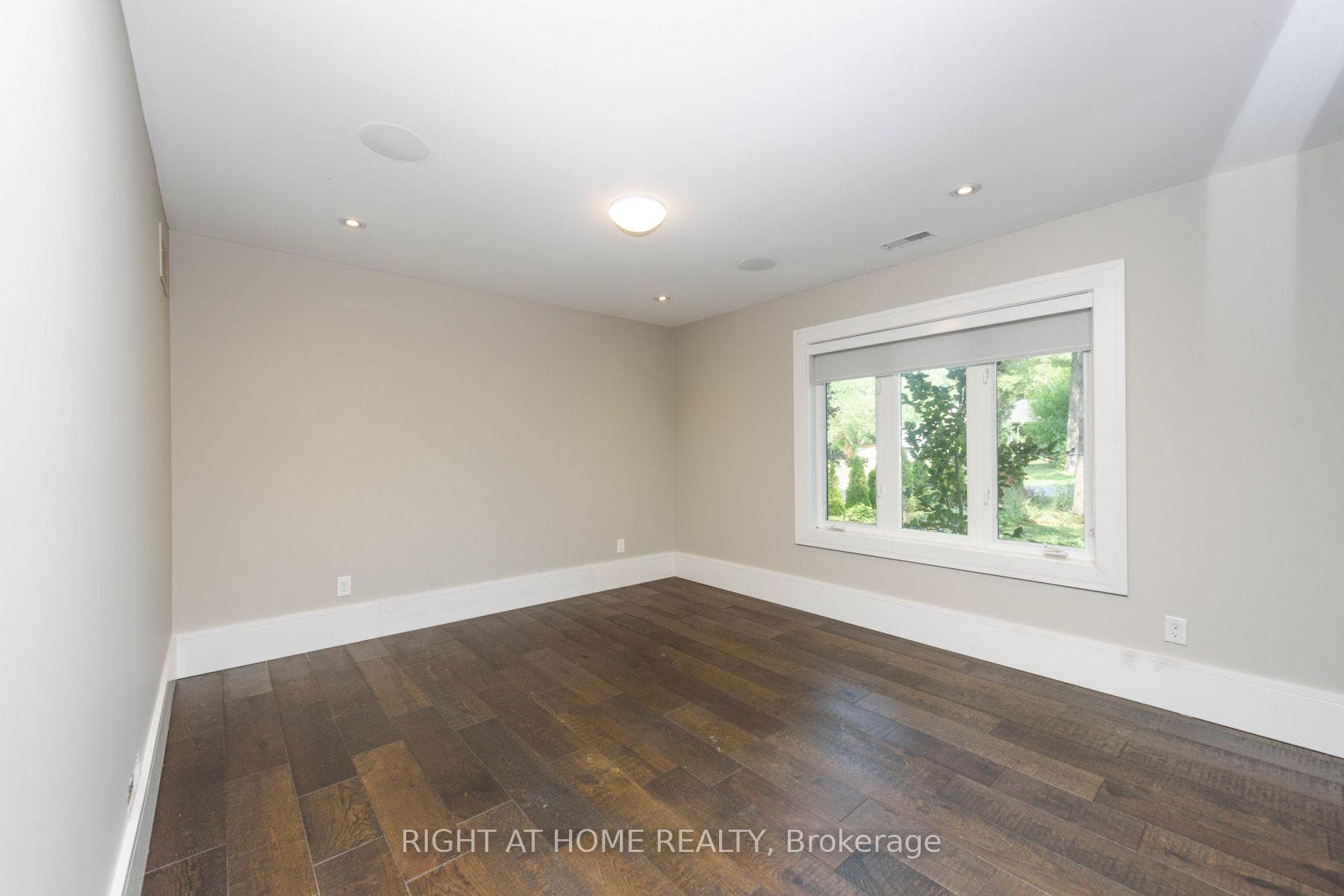 176 Maplewood Road photo 10