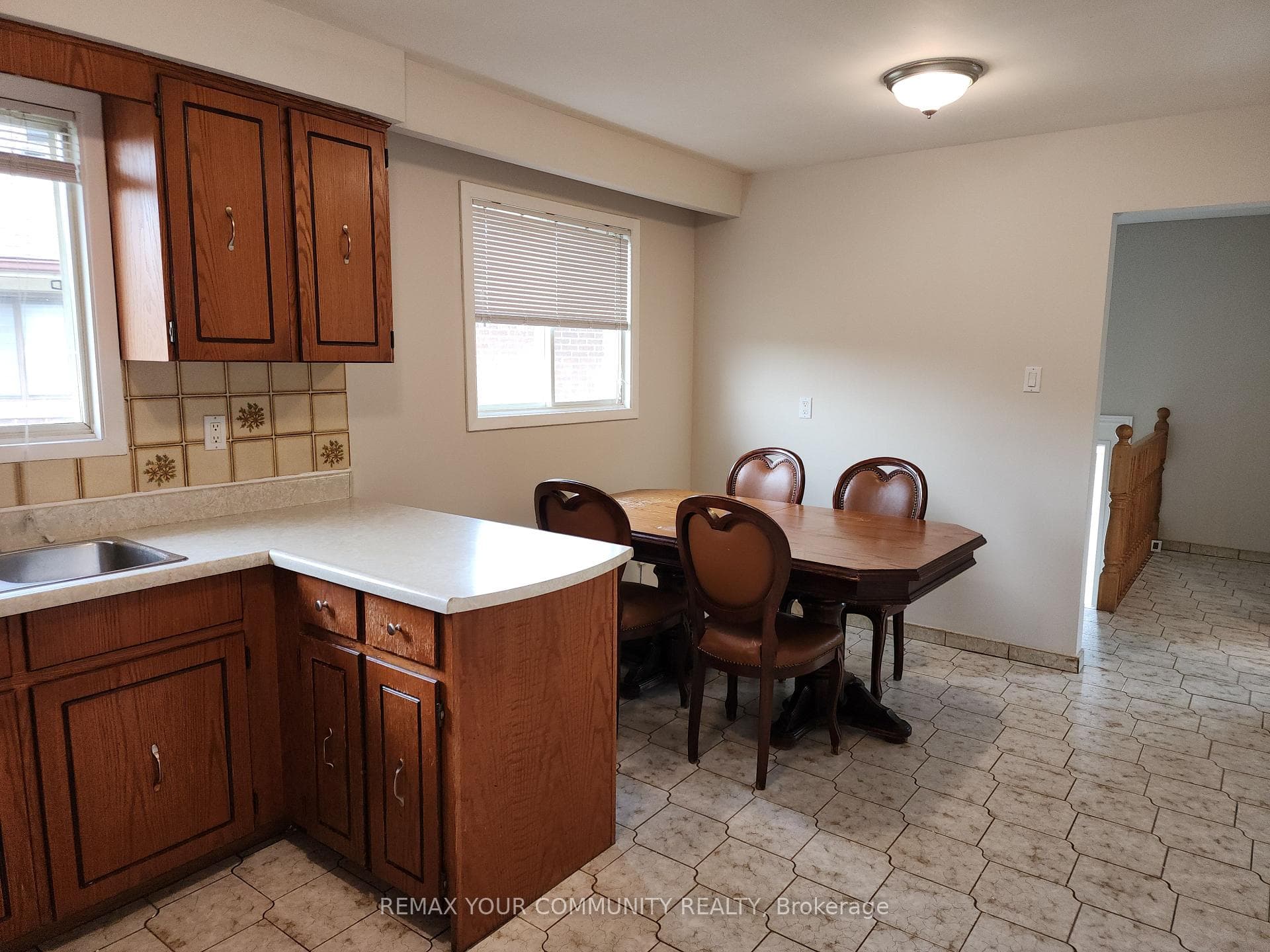 147 Albany Drive Unit Main photo 9