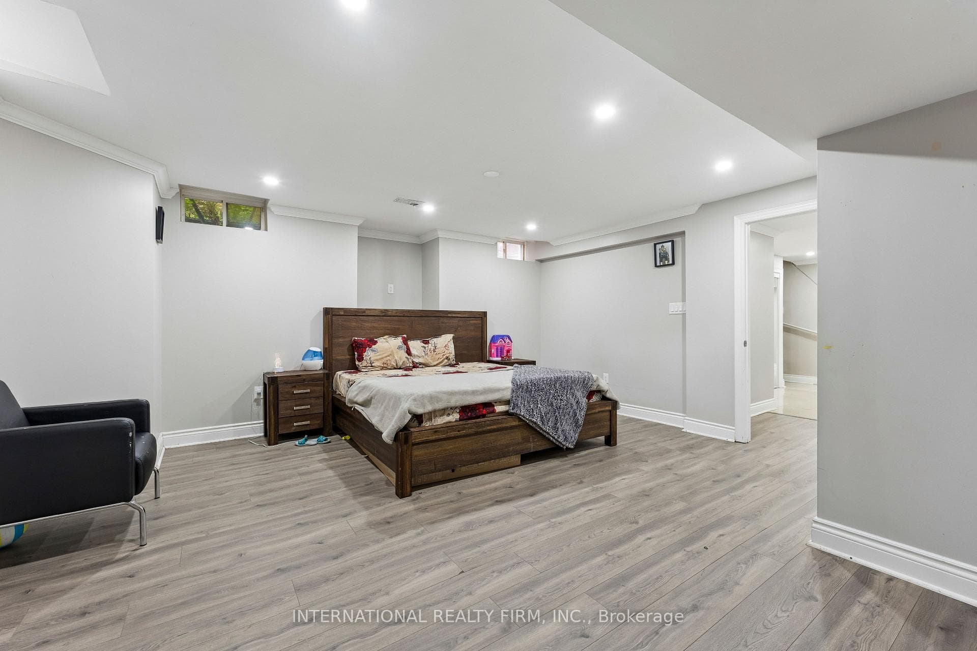 8 Redwillow Road photo 32