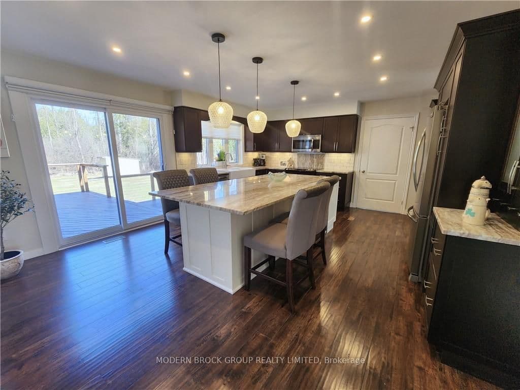 56 CEDAR Street photo 9