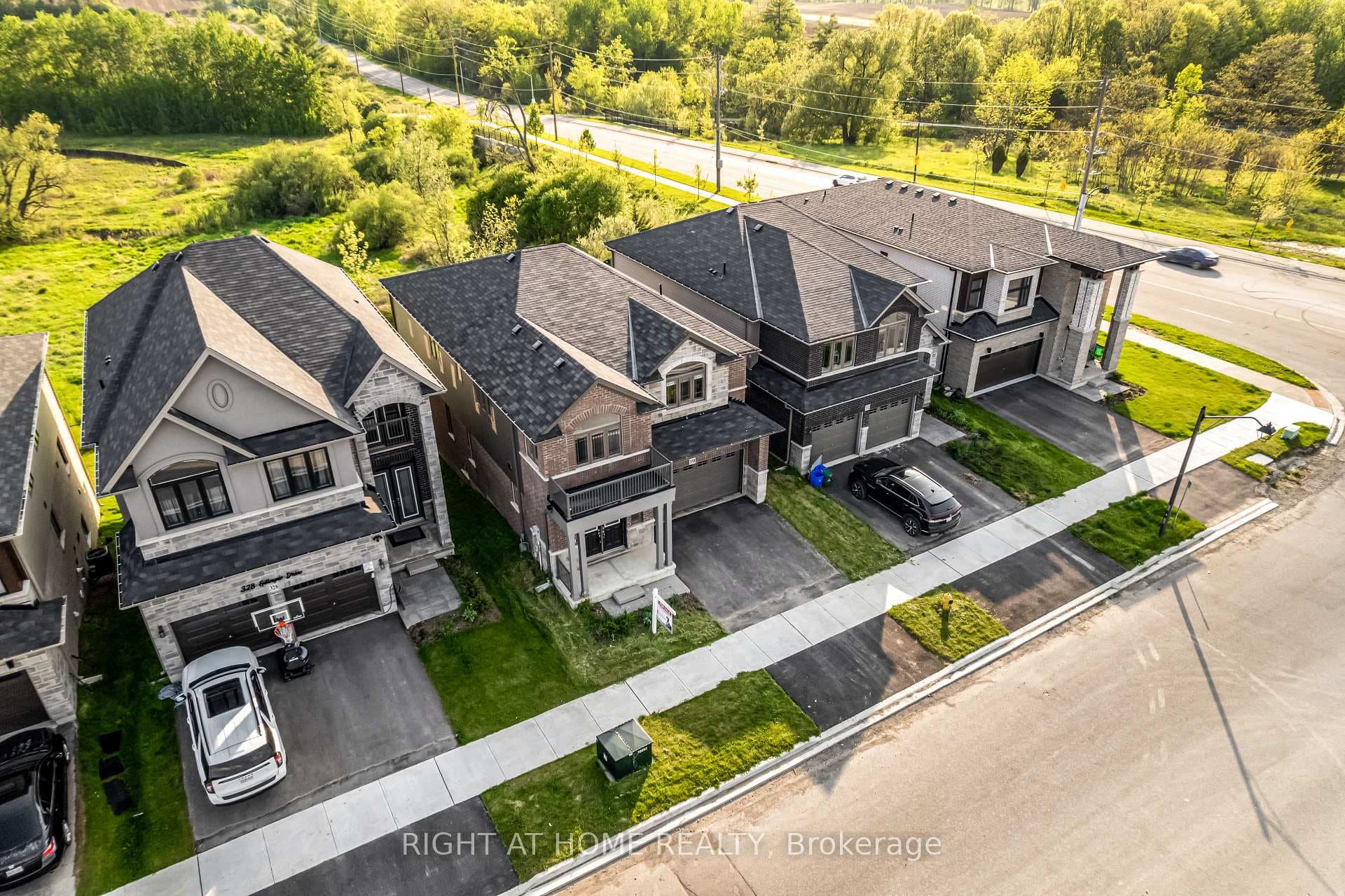 330 Gillespie Drive photo 3