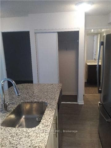 35 Bastion Street Unit 1705 photo 11