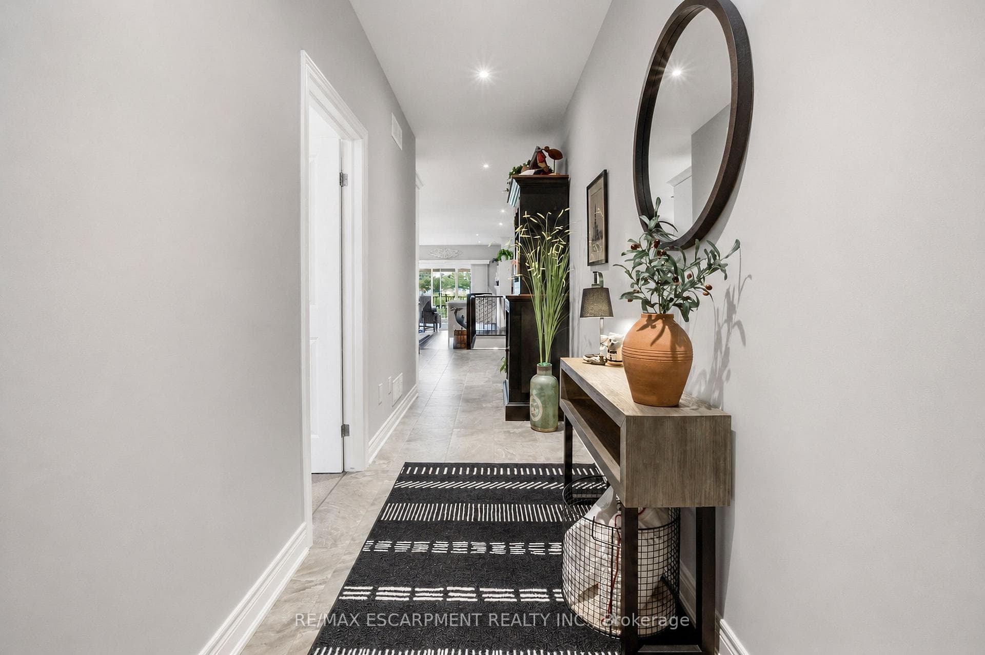 33 Pierpoint Drive photo 4