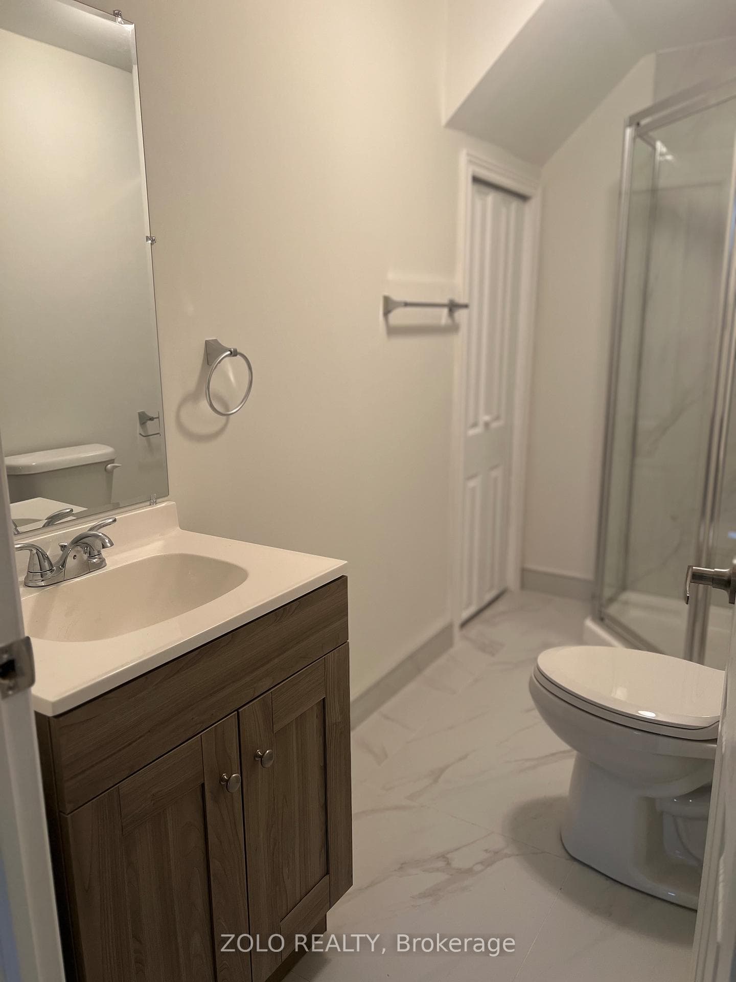 1069 Far Circle Unit B photo 11