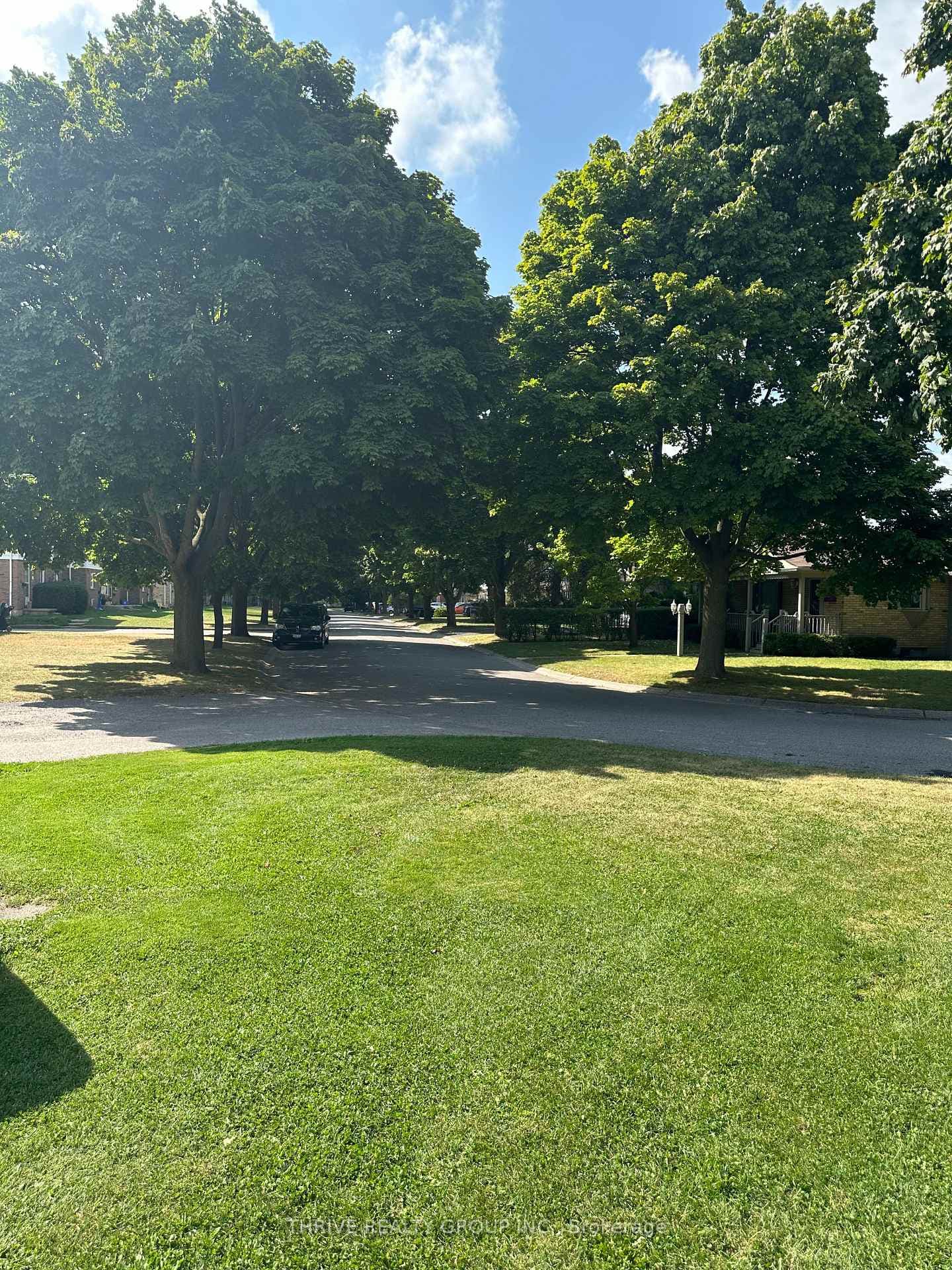 63 Toulon Crescent photo 13