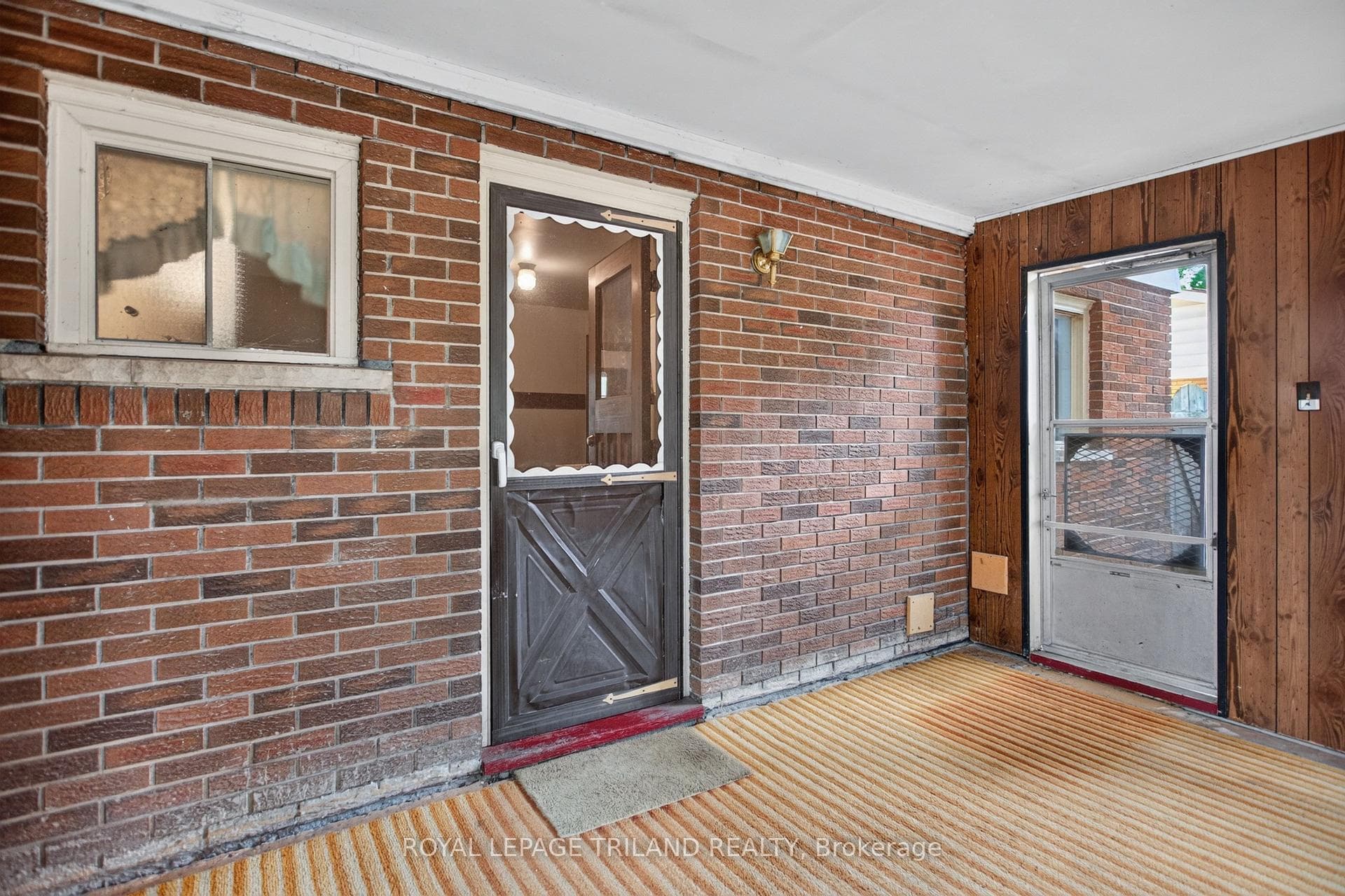 657 Viscount Road photo 35