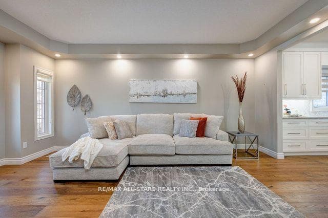 65 Jacob Way photo 3