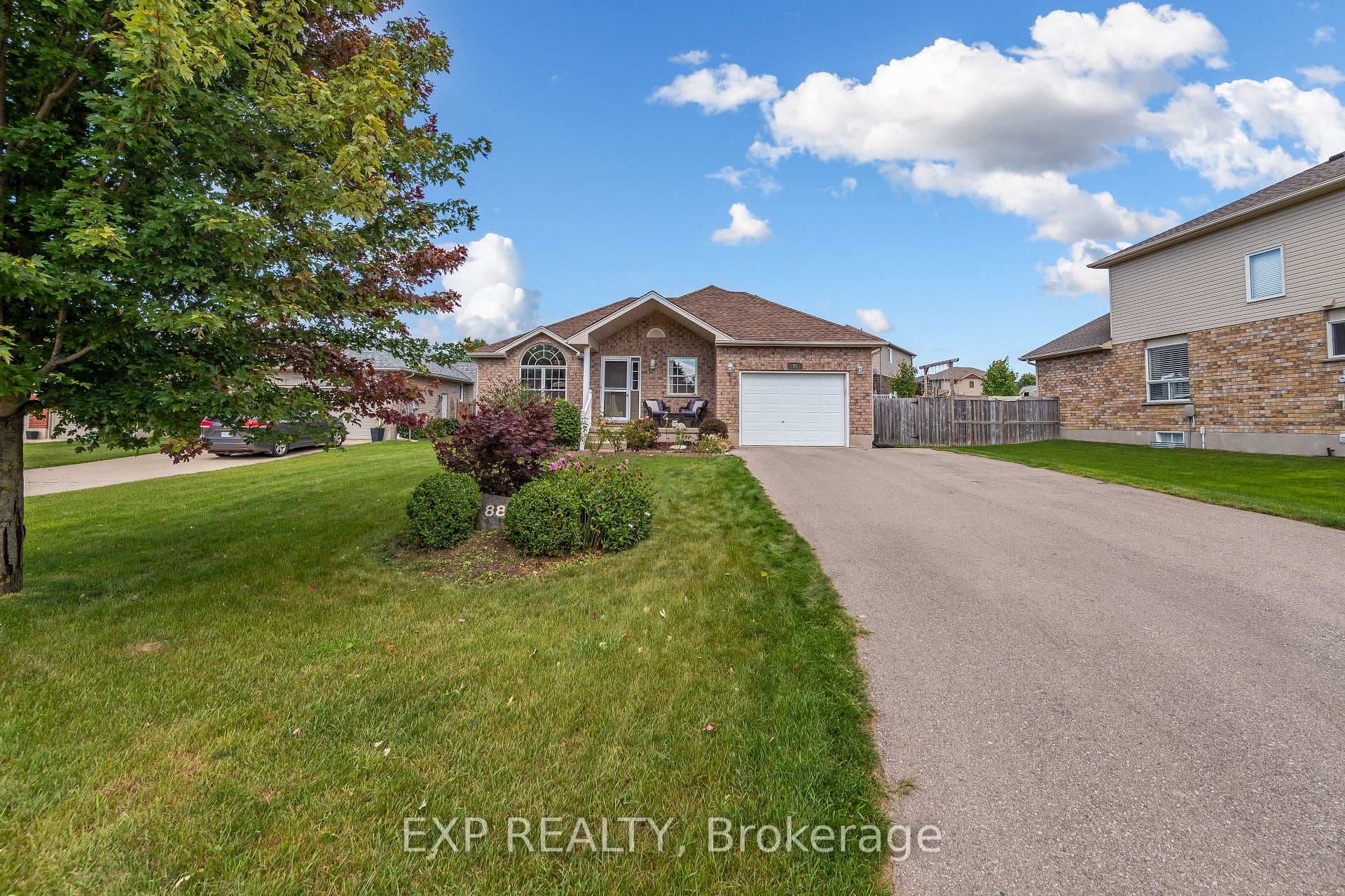 88 Andrews Drive photo 3