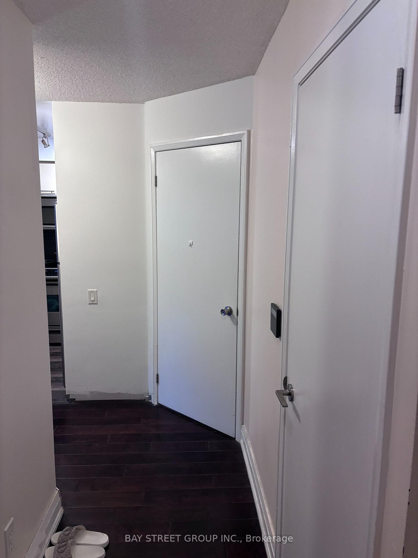 21 Carlton Street Unit 1310 photo 3