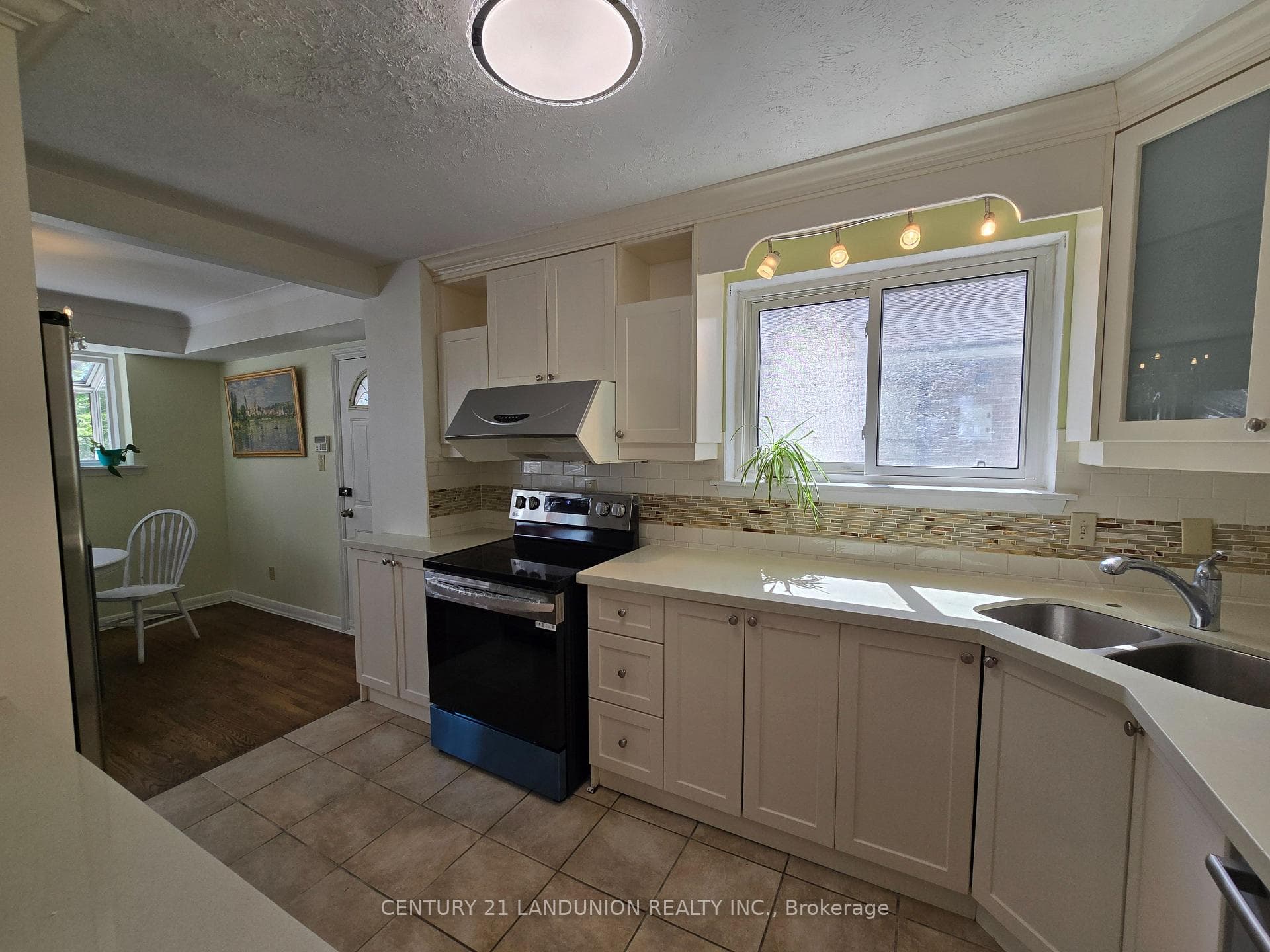 15 Annapearl Court photo 4