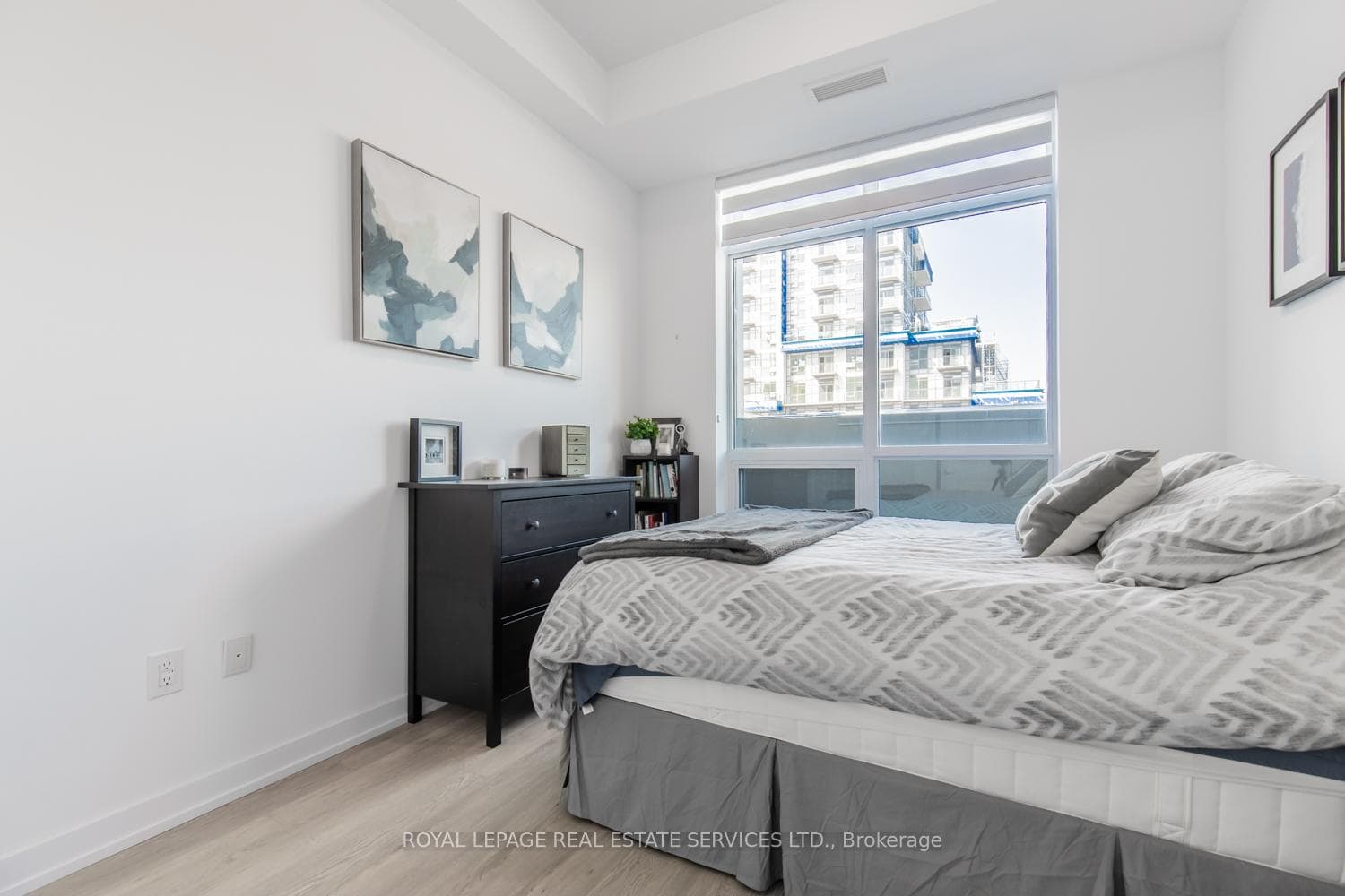 460 Dundas Street Unit 519 photo 31
